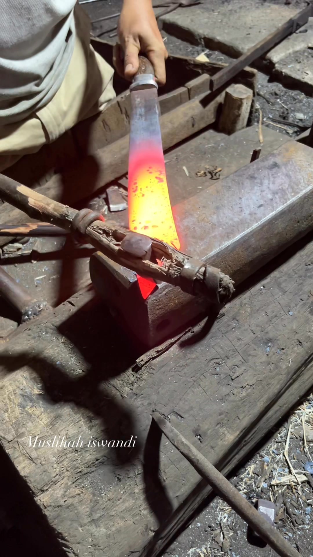An incredible process of making a crowbar using traditional methods. # ...