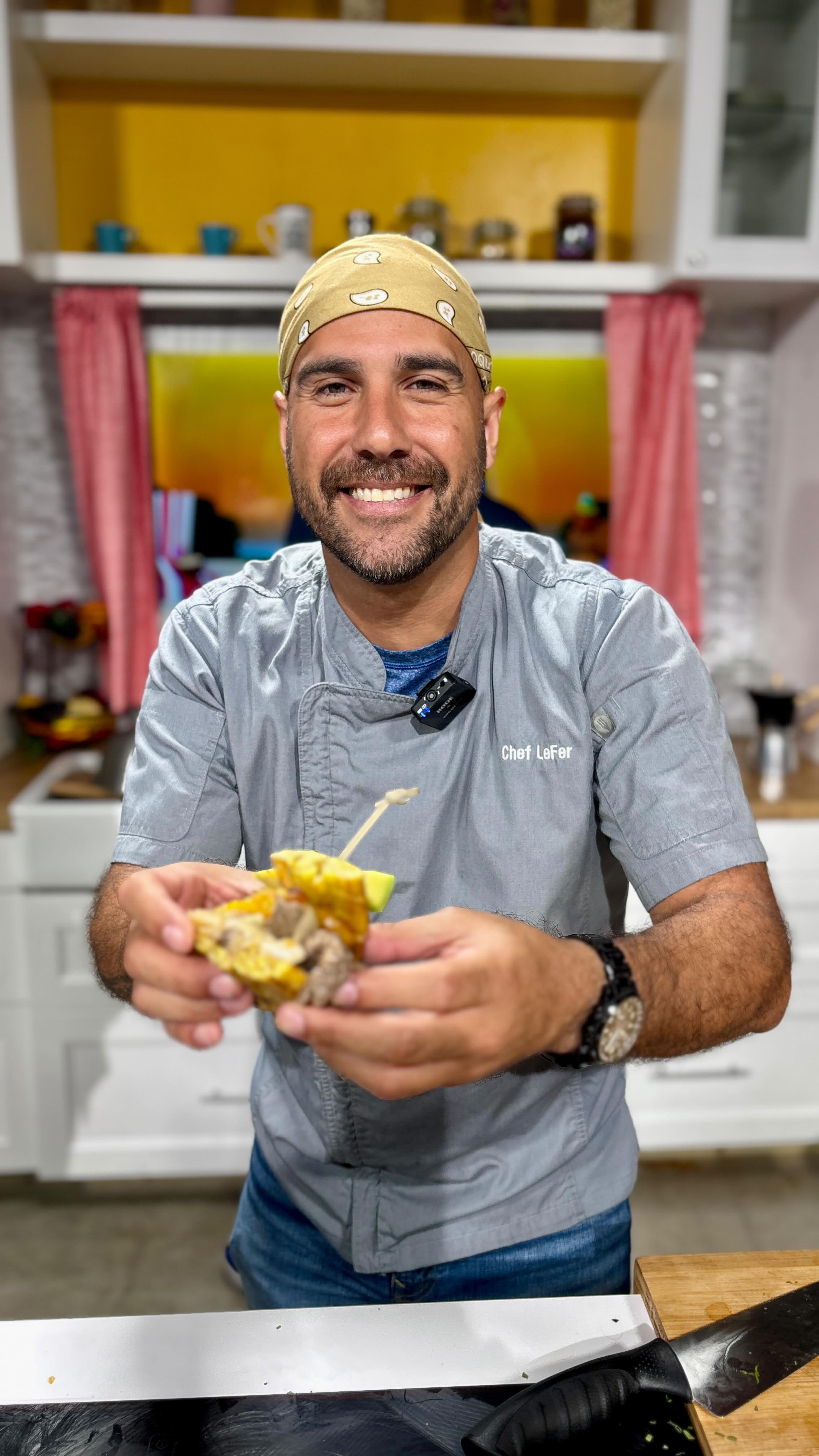 El @chef_lefer nos preparó un delicioso sandwich de bistec con plátano ...