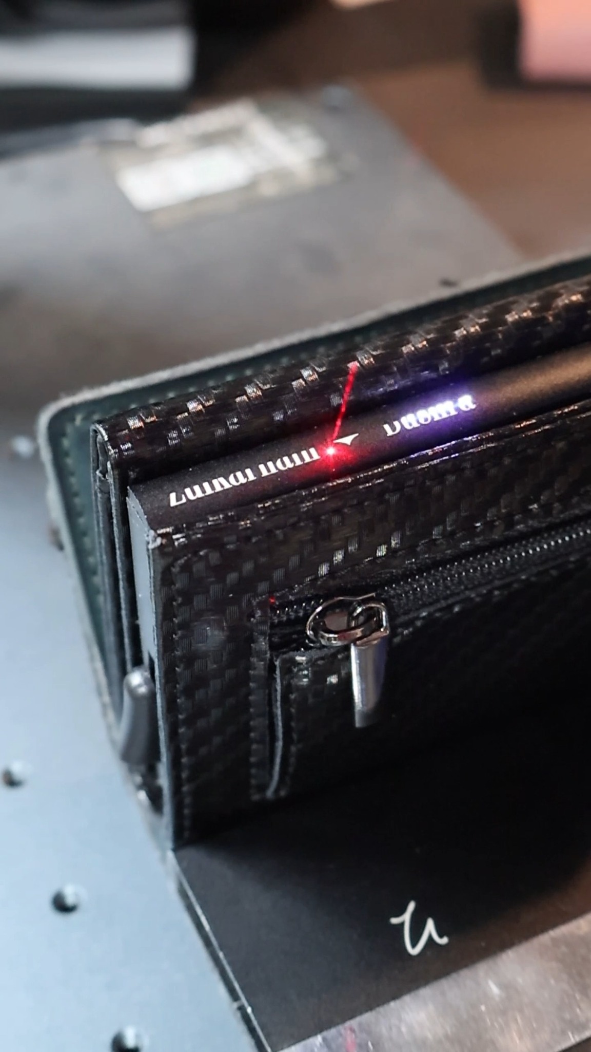 財布・ケース・小物入れ PRISTINE WALLET Pristine Futuristic Wallet: Sleek, smart, and trackable—made for
