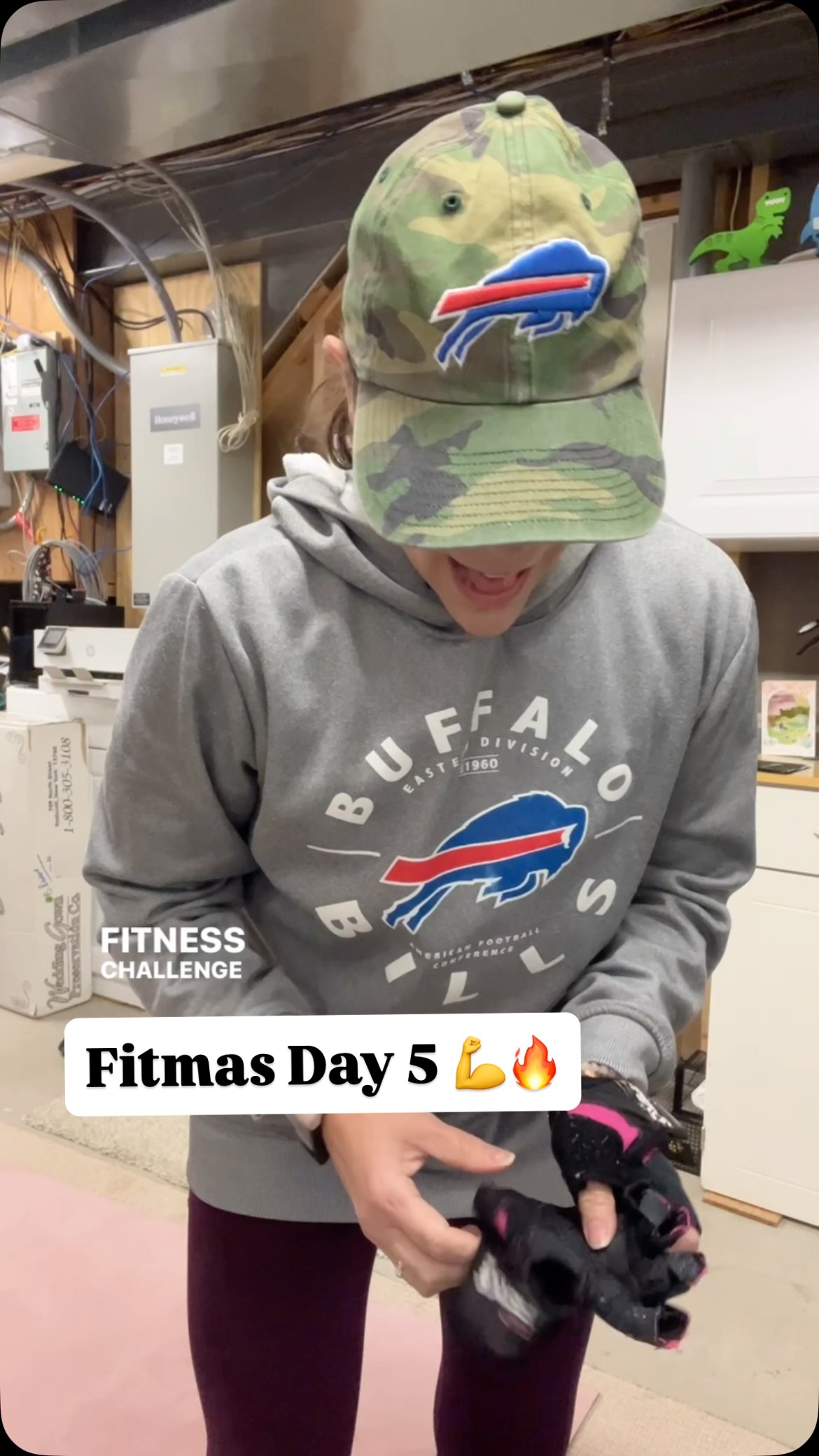 Fitmas Day 5 💪🔥 20 thrusters. Done—even when it’s not perfect, it still ...