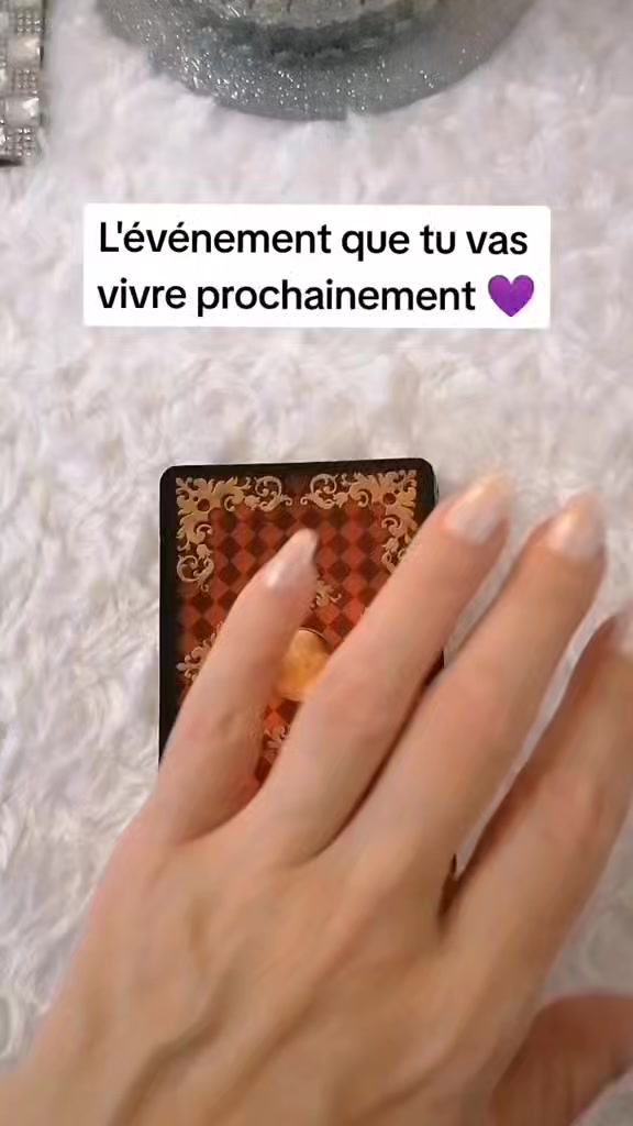 Editions DUSSERRE - Tarot Journaling en français - Jeu de Cartes introspectif - 78 Cartes Questions & 15 Cartes Conseils - Vidéo d'Explication - Boite rigide - Cartomancie