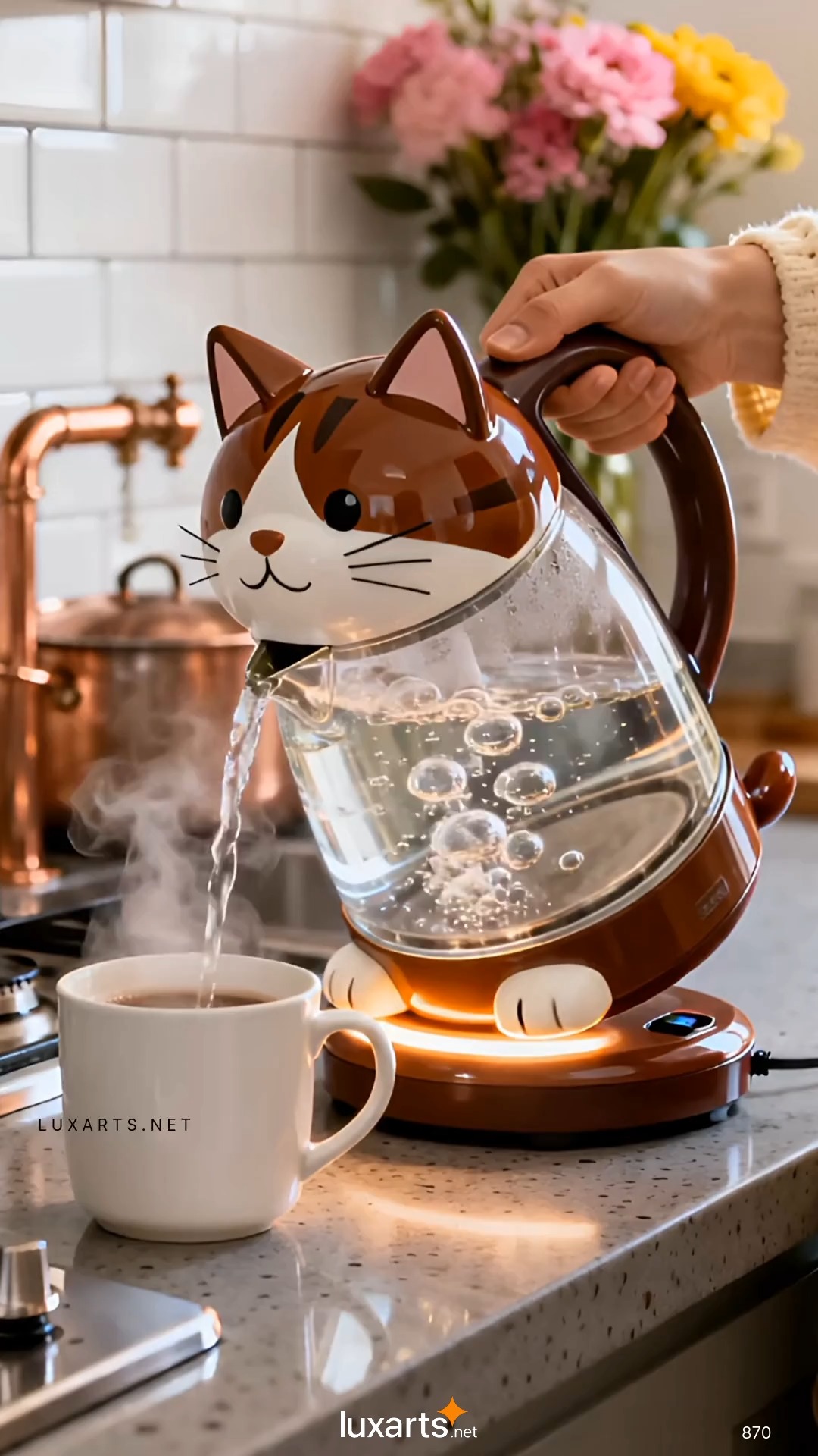 I need this Cat shaped electric kettle in my life right now! 😍