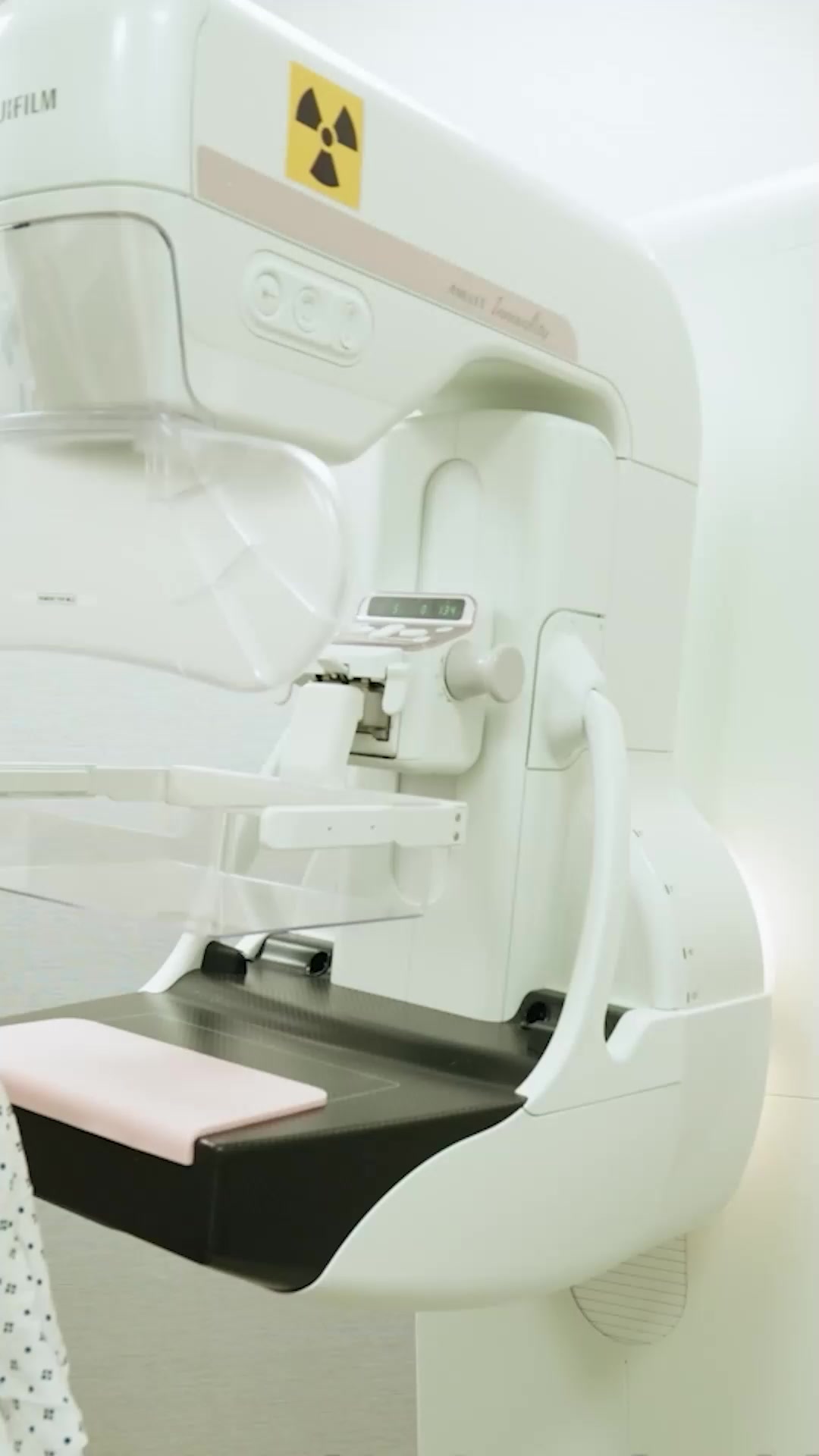 What is a mammogram used for and how effective is it in breast ...