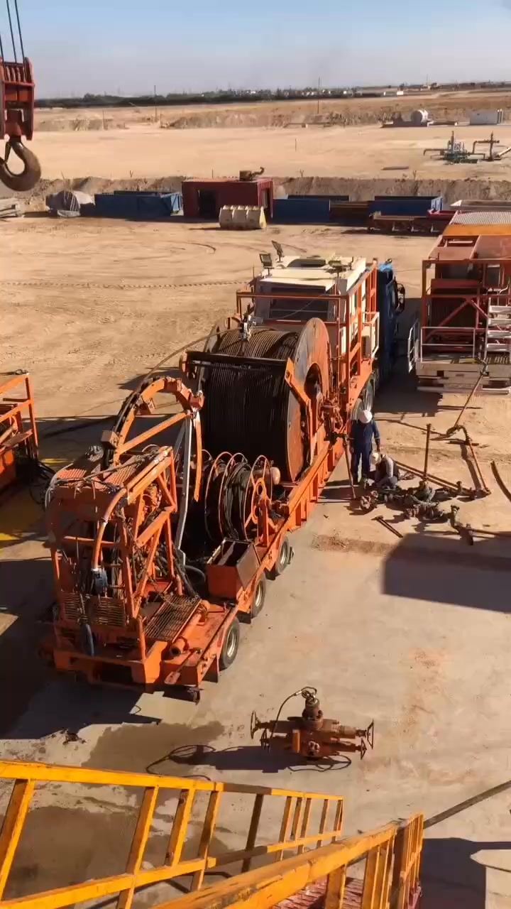 How Coiled Tubing Unit work? #coiledtubing #coil #coiled #tubing # ...