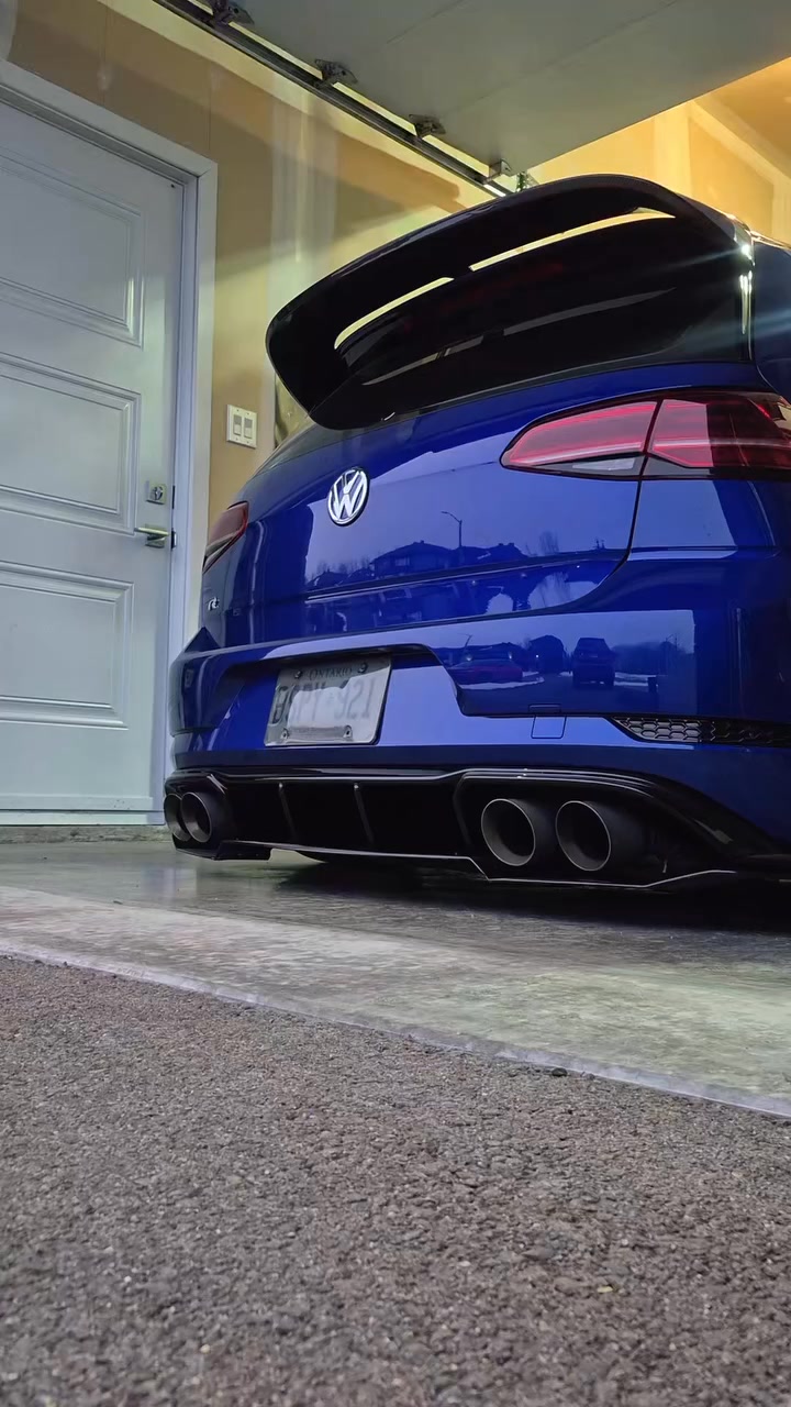 7.5 R 🔥 #volkswagen #golf7r #mk7r #golfr #vagcars | Golf MK R | Facebook