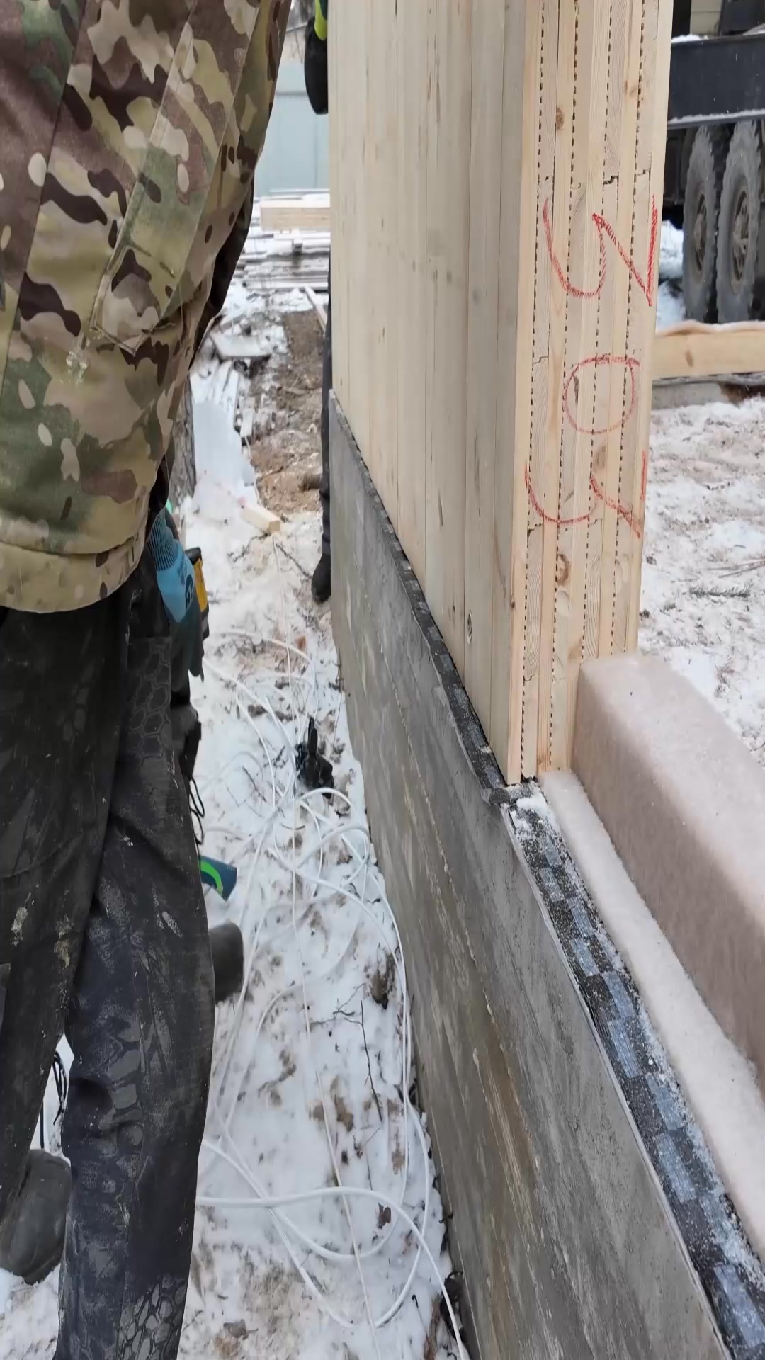 Perfect wooden home wall panel connection assembly tips | Spotless ...