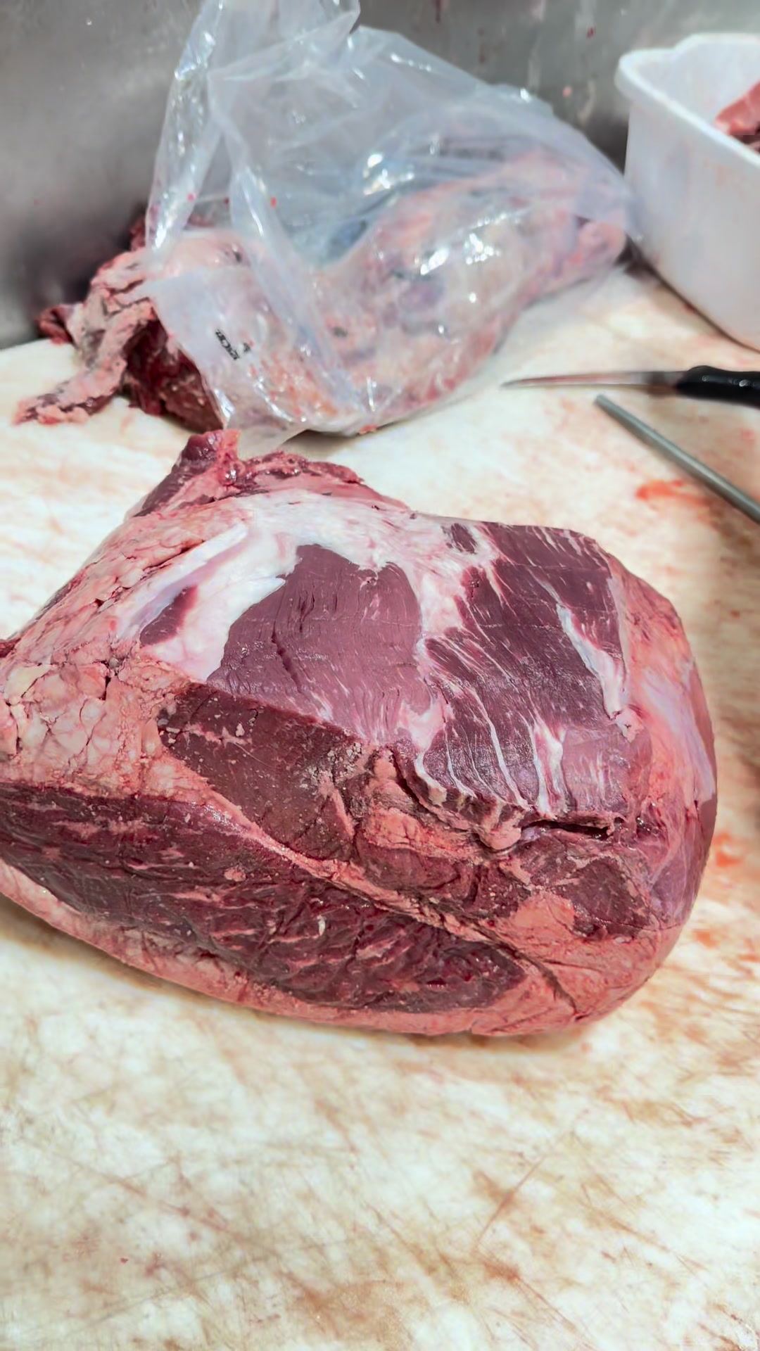 Recortando sirloin #beef #meet #butcher | Ronny7 the butcher | Facebook