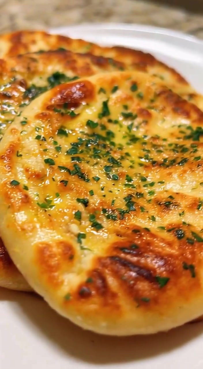3-Ingredient Cottage Cheese Garlic Flatbread 🧄🧀 – Soft, Cheesy & Quick ...