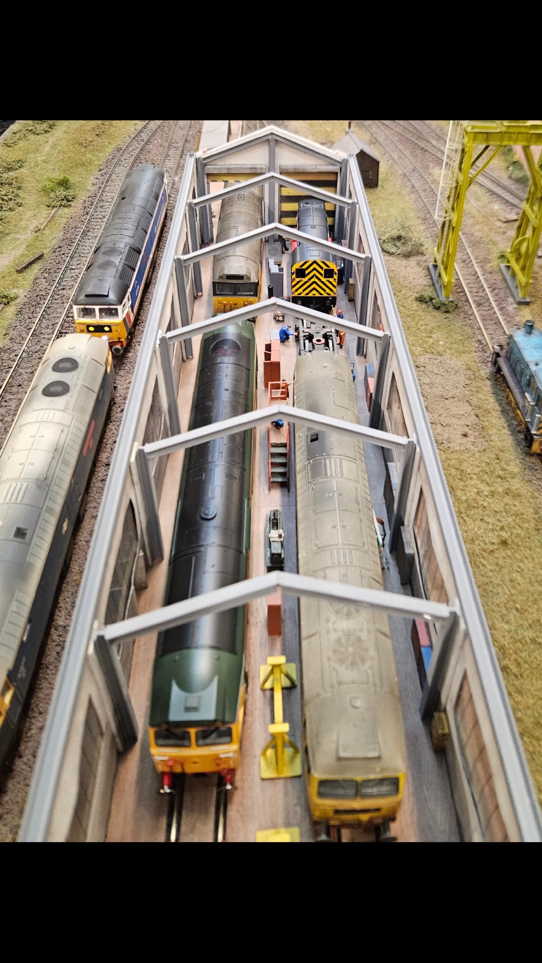 A full maintenance shed on Daisy Lane TMD including three class 47's ...