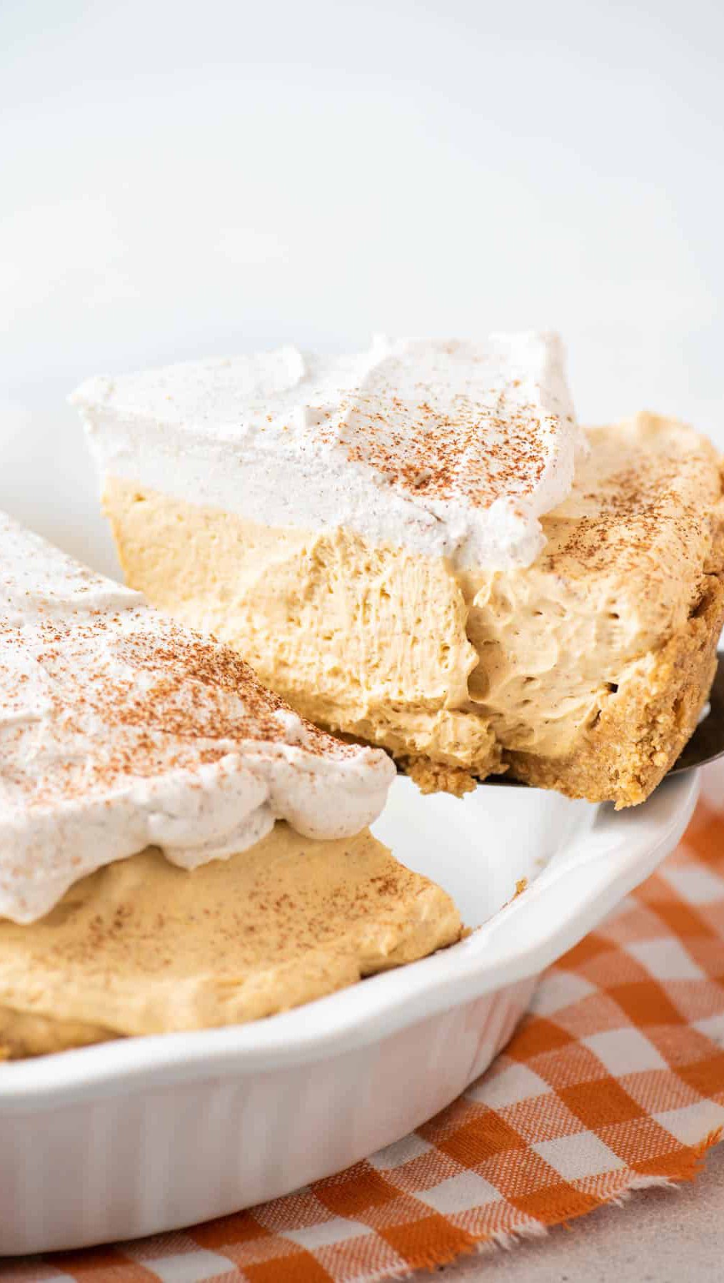 This no bake pumpkin pie comes together in 20 minutes with a mousse ...