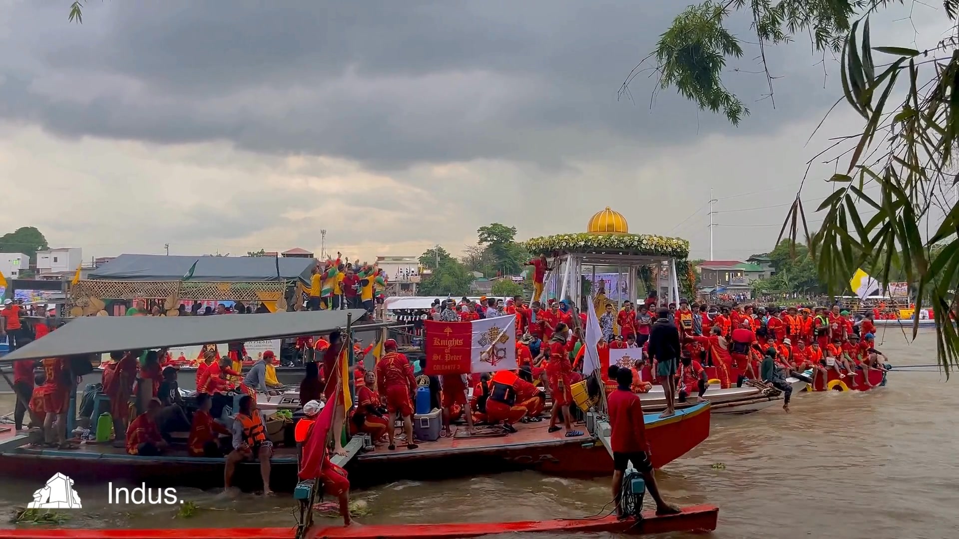 𝗜𝗡 𝗩𝗜𝗗𝗘𝗢 | 𝗙𝗟𝗢𝗪𝗜𝗡𝗚 𝗔𝗕𝗨𝗡𝗗𝗔𝗡𝗖𝗘. Hundreds of Kapampangan devotees ride ...
