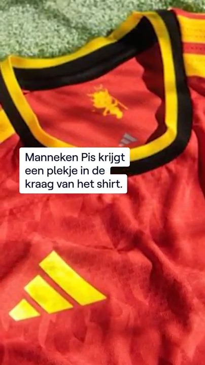 Rode Duivels en Red Flames stellen nieuwe truitjes voor | VRT NWS ...