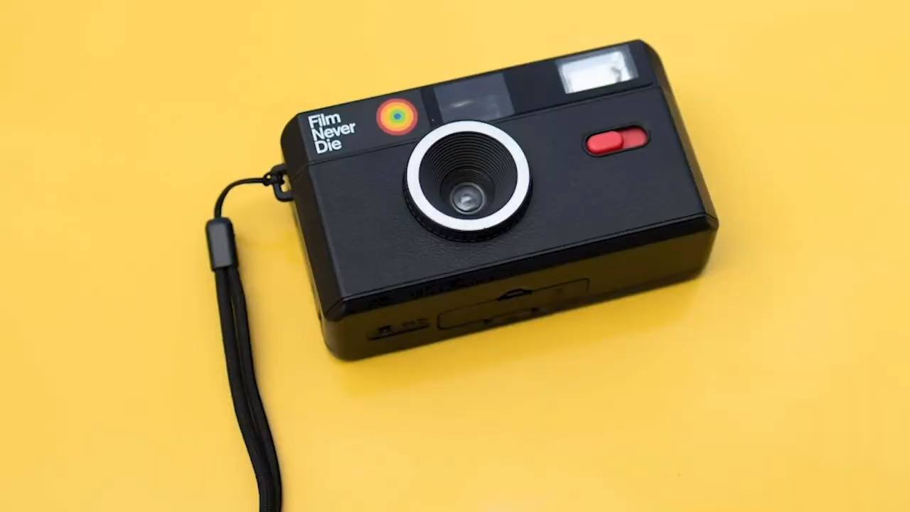 NIJI 35MM REUSABLE CAMERA Niji 35mm Reusable Film Camera Dear