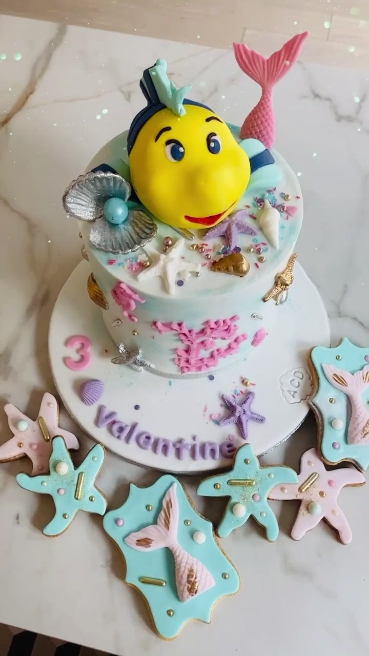 S E X Y S U R P R I S E C A K E Apoline Cake Design