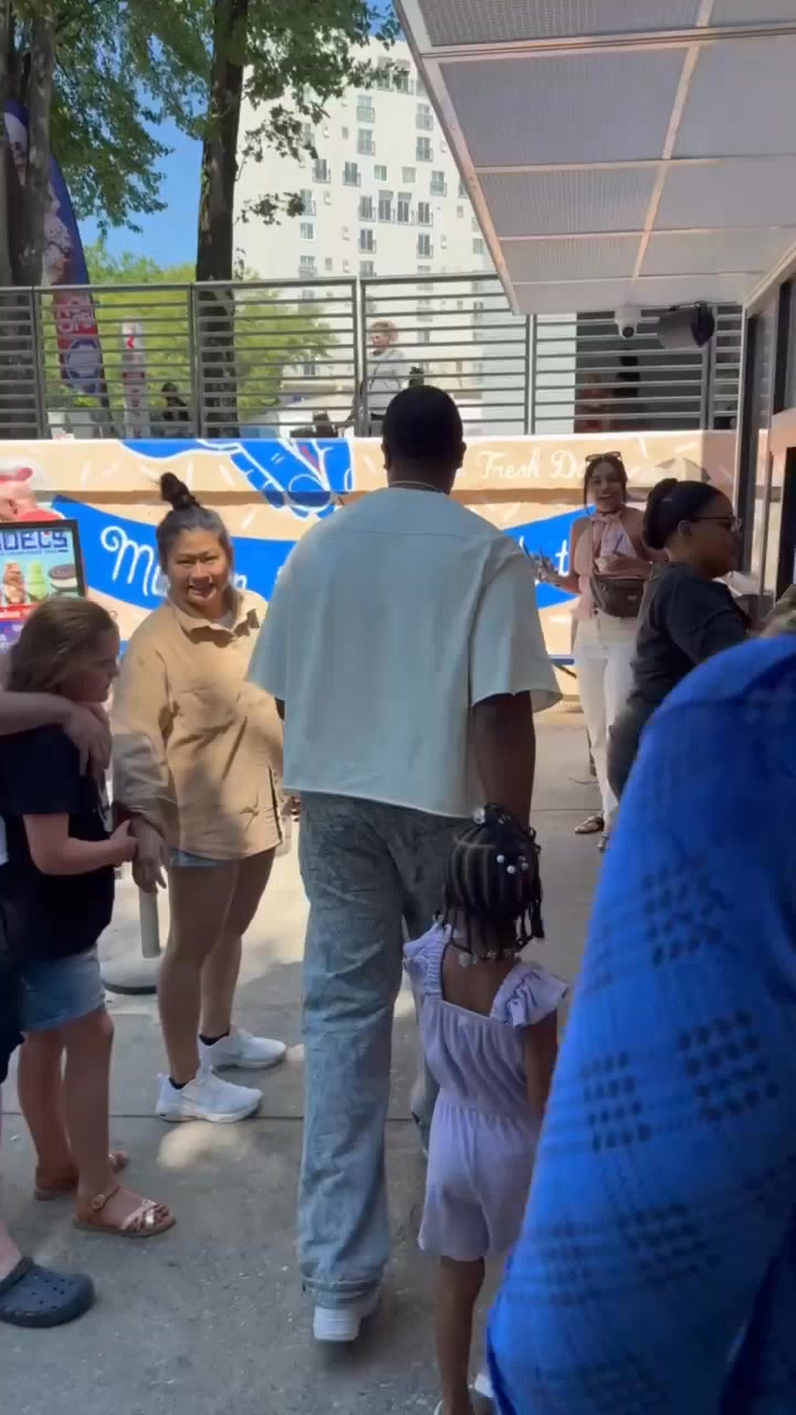 Nadia feels like a 3rd wheel when Ernestine pops up for ice cream ...