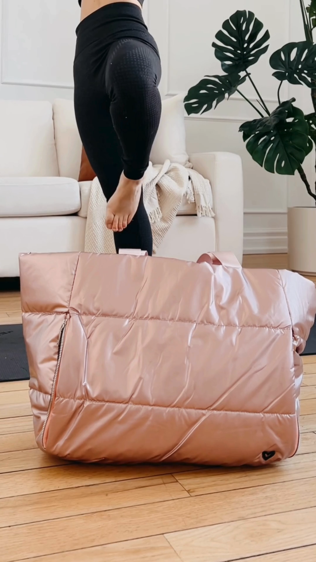 Carry your practice with lion-hearted energy 🦁💚 A yoga bag