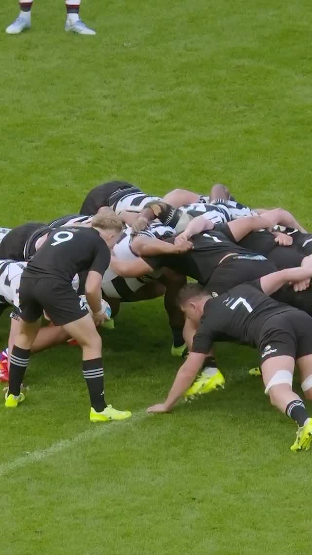 What a pass from @xavier_roe to set up @calebltangitau 🔥 | All Blacks ...