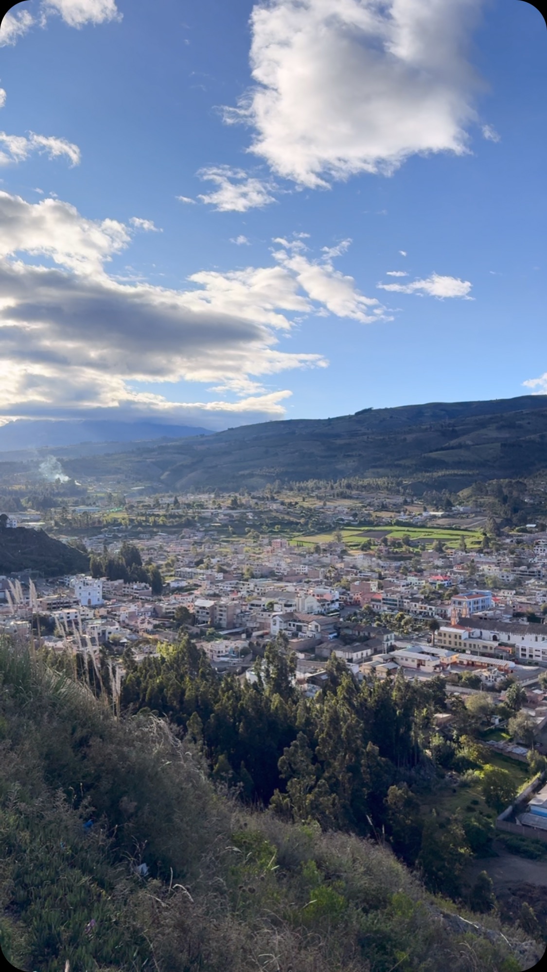 ¡Sí! Riobamba es una joya del Ecuador. 🌄 Rodeada por volcanes ...