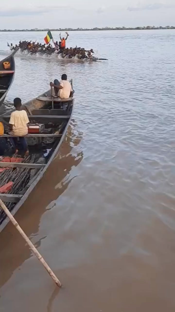 バジ  Course de pirogues📍 Macina, Mali 🇲🇱 #pirogue #mali #macina