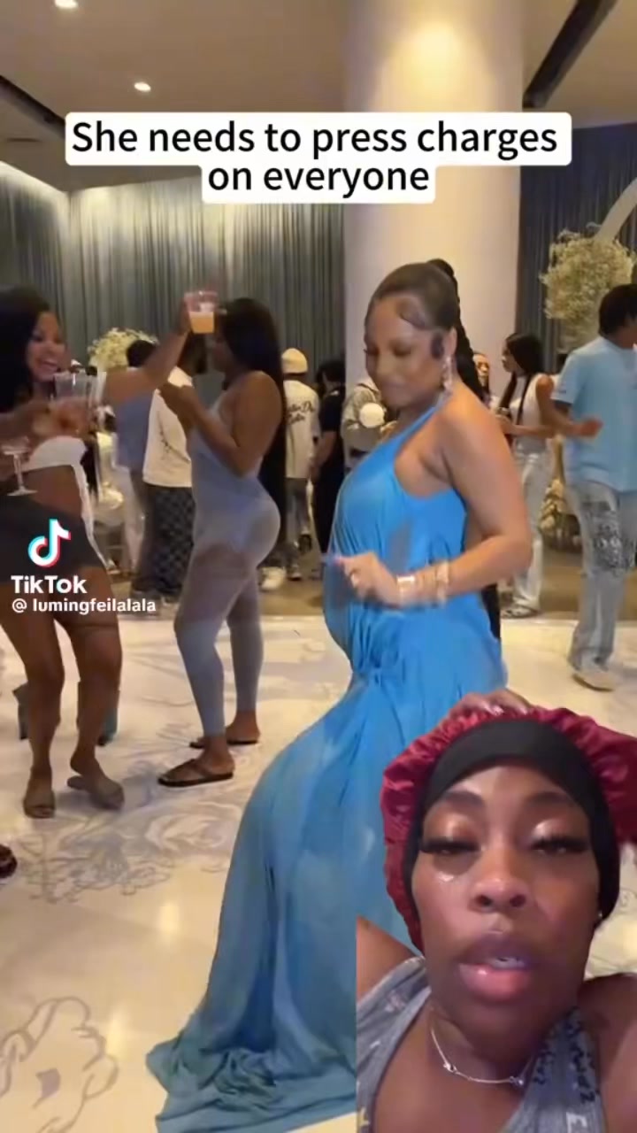 blue and white plaid dress Square Neck Short Sleeve Light / L enhancing its versatile appeal SU24-StreamlinedSets Vintage Dress Outfit Ideas: Size:34 inch