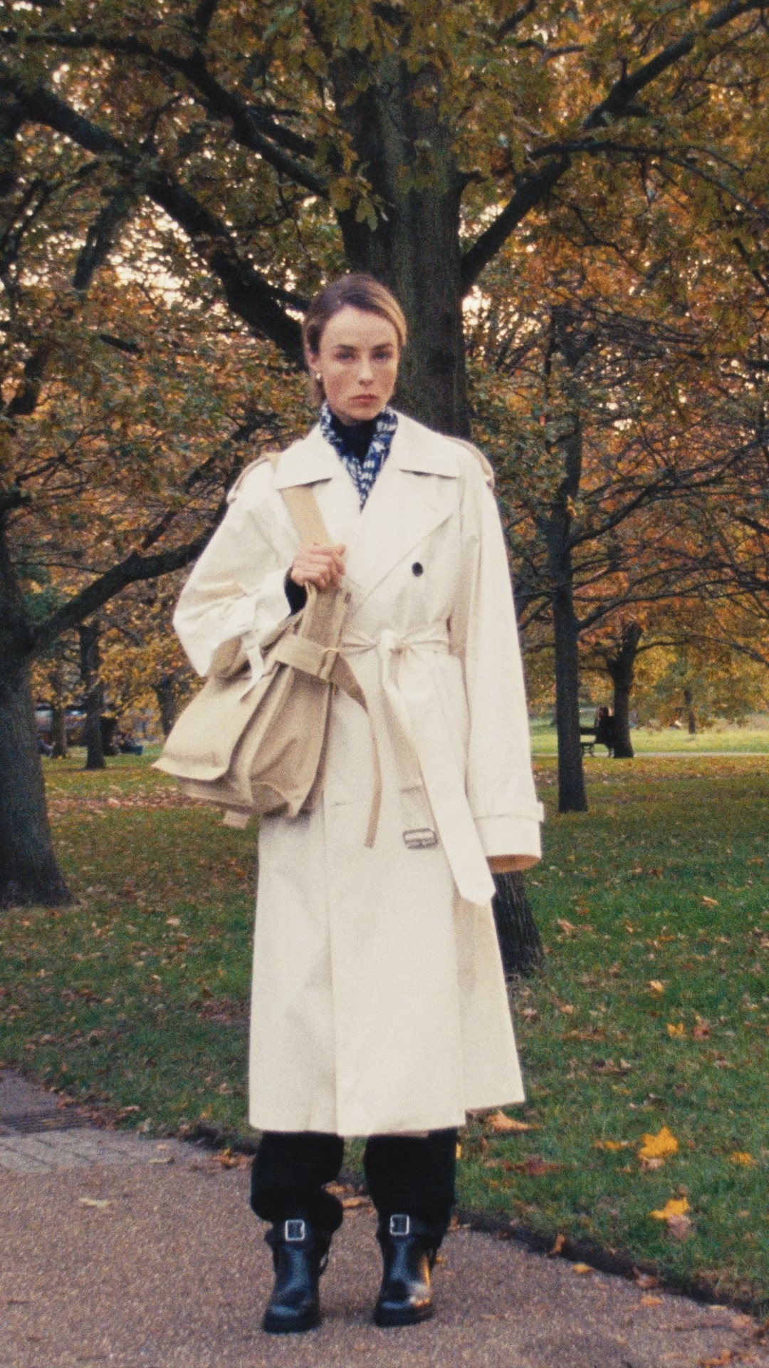 Trench coat with B buckle belt #Burberry brby.co/cjm | Burberry