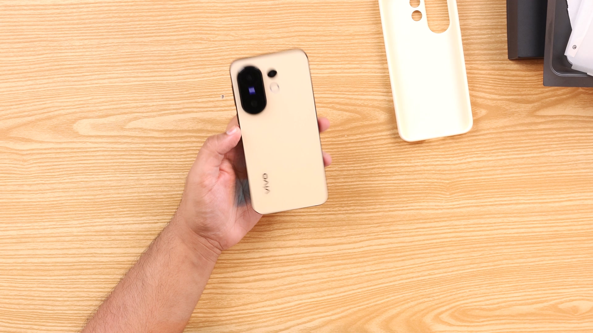 Vivo X200 FE Quick Review | Yellow Color !! This is my quick