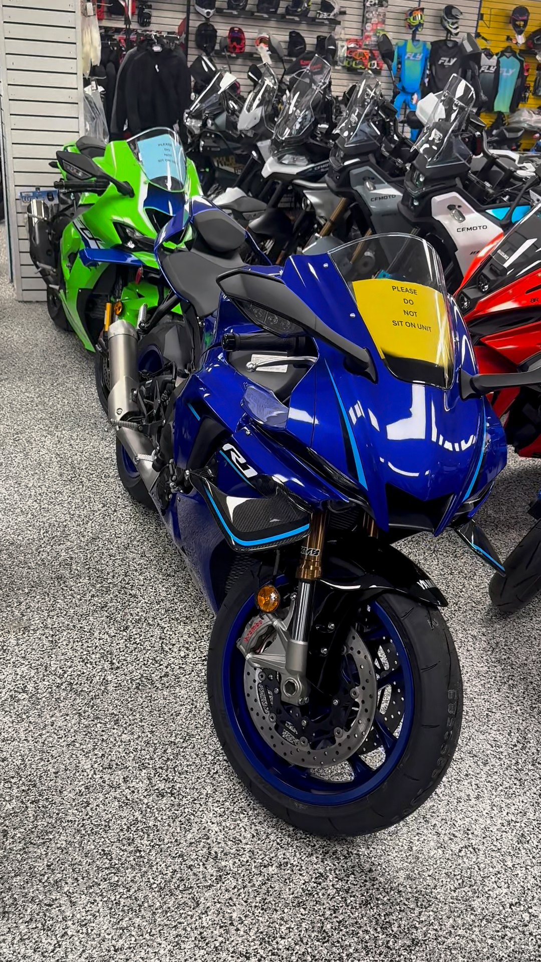 🏍️🔥 LOOKING FOR SPEED? WE'VE GOT YOU COVERED! 🔥🏍️ If you're
