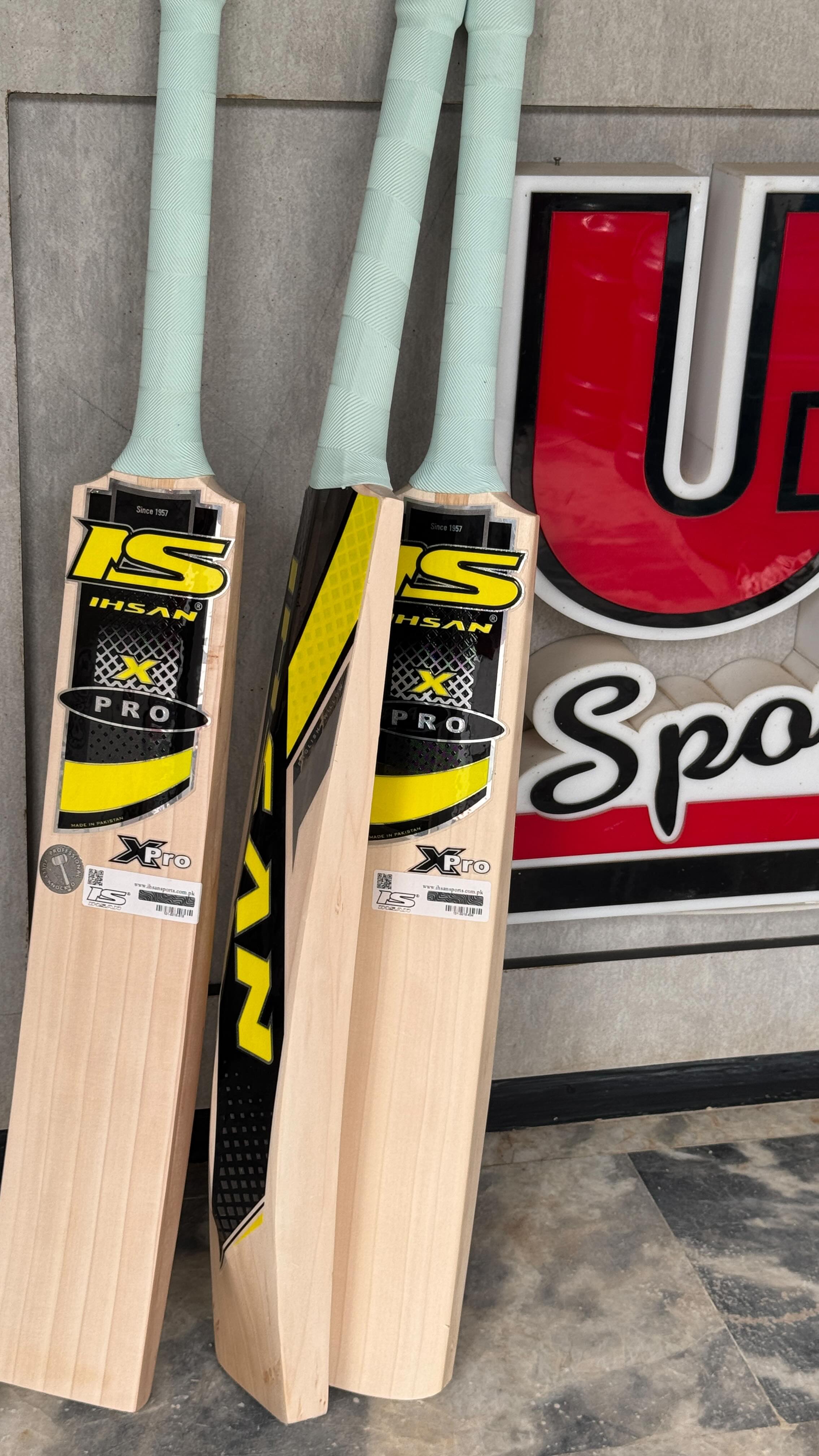 Got 3 extra ordinarily ihsan xpro bats today!! These are absolute gems ...
