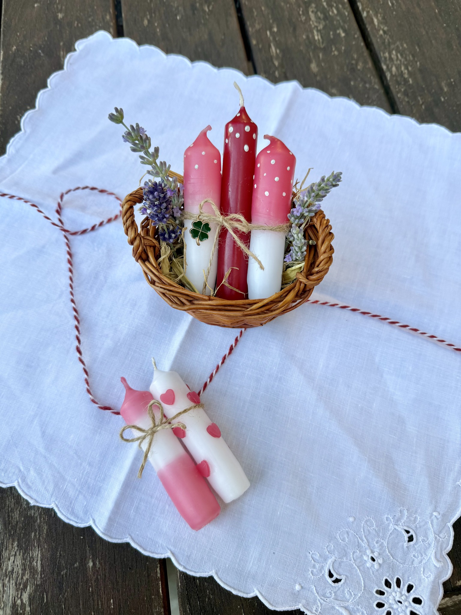 Jeder von uns kann #Glück gebrauchen!🍀 Und Glück in Form von #Kerzen zu verschenken, ist doch was Schönes.🎁 Gerade, wo es jetzt abends immer früher #dunkel wird, schenken sie ein wohlig-warmes