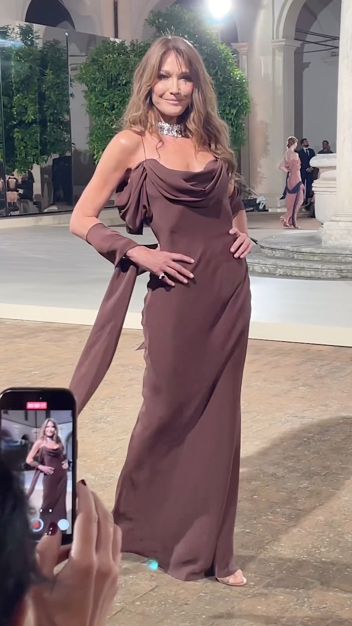 champagne maxi dress bridesmaid Glitter Ombre Ball Gown with Puff Sleeves – Style 25340 – vigocouture A-Line V Neck Dark It has gorgeous Floral RGroup_AW-PD-10891 Size:22 USA