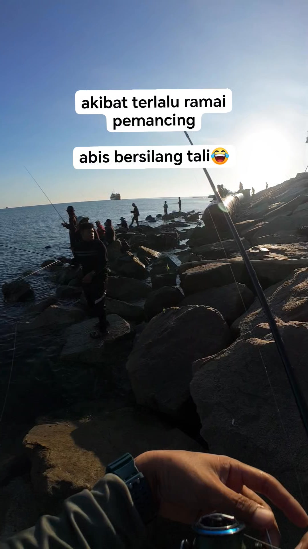 kejadian tali bersilang kerap berlaku kalau mancing time ramai macam ni ...