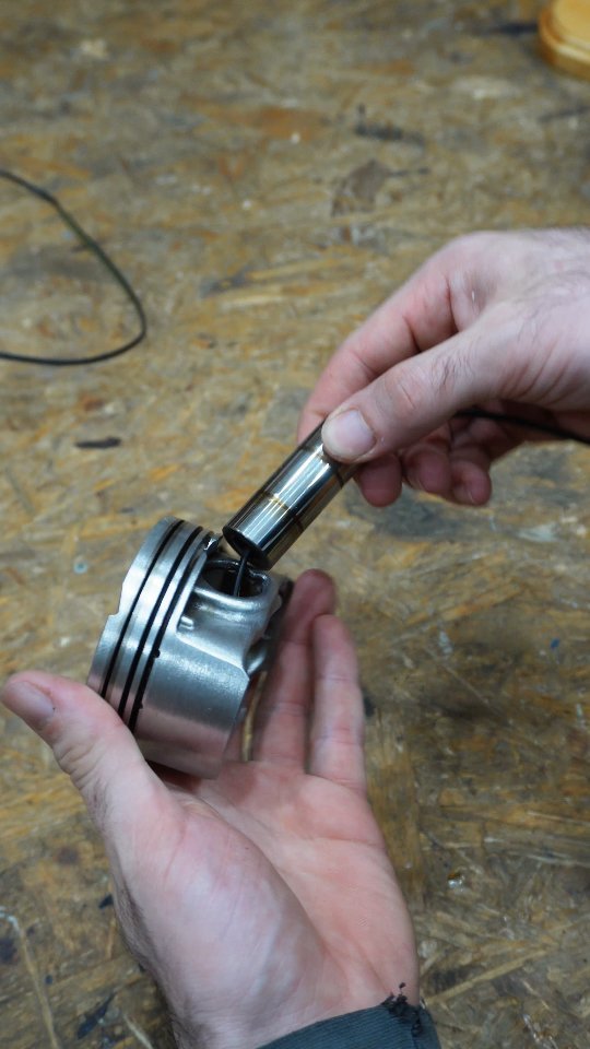Old Piston, New Lamp: DIY Desk Lamp Project #DIY #upcycling #recycling ...