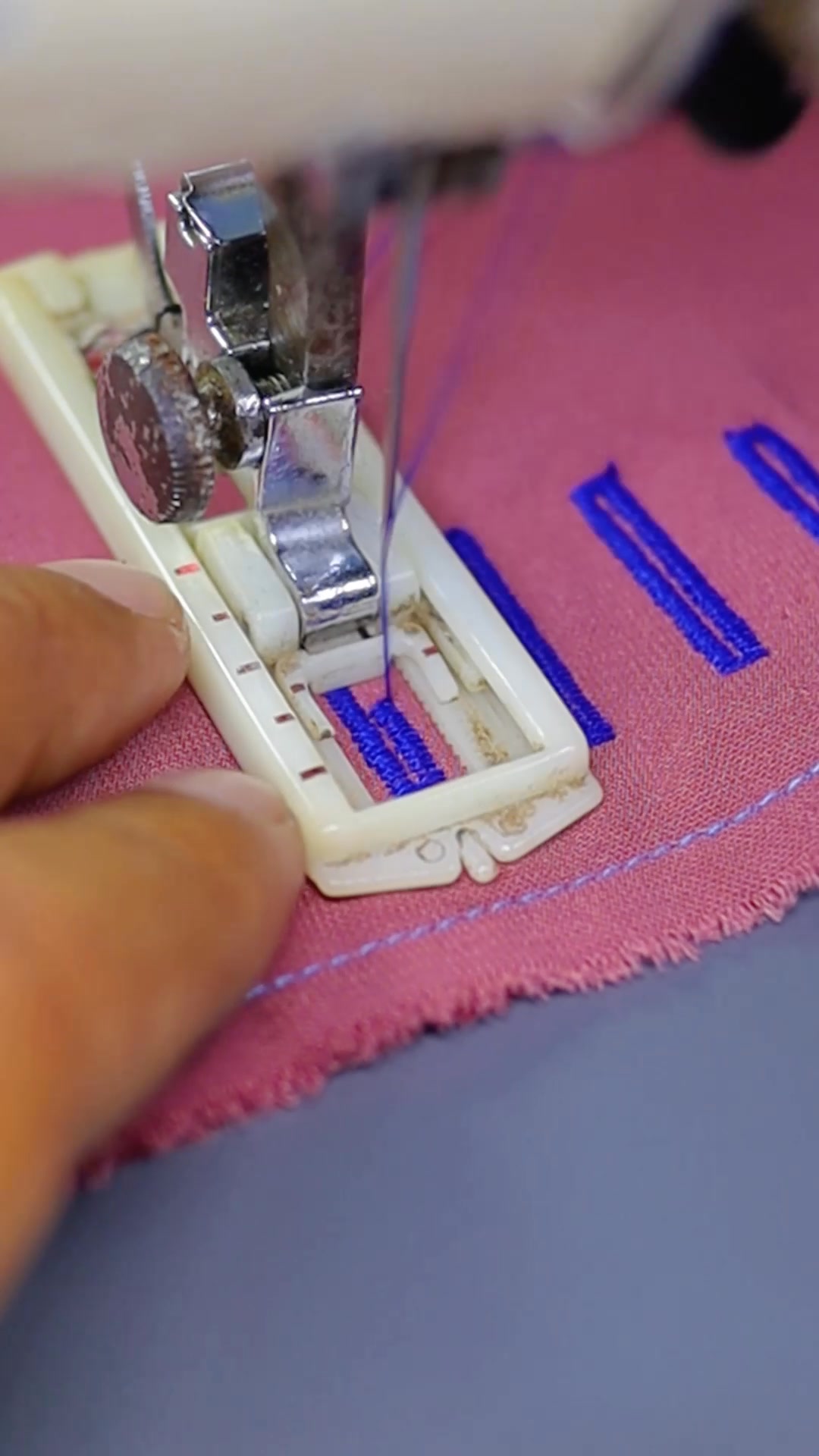 Old Sewing Machine Buttonhole Guide A simple guide to sewing ...