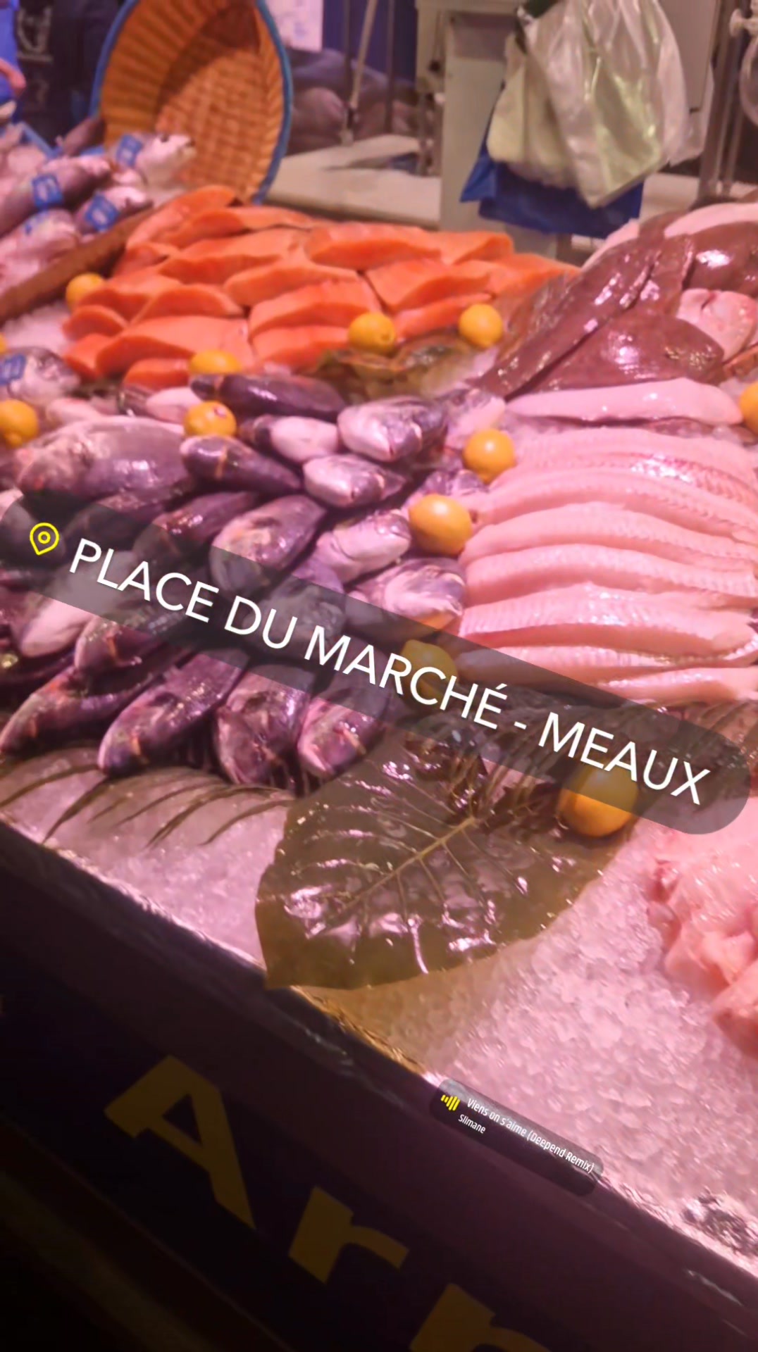 👋 Bonjour à tous 👋 Sous la halle du marché de Meaux ce matin 😍 ...