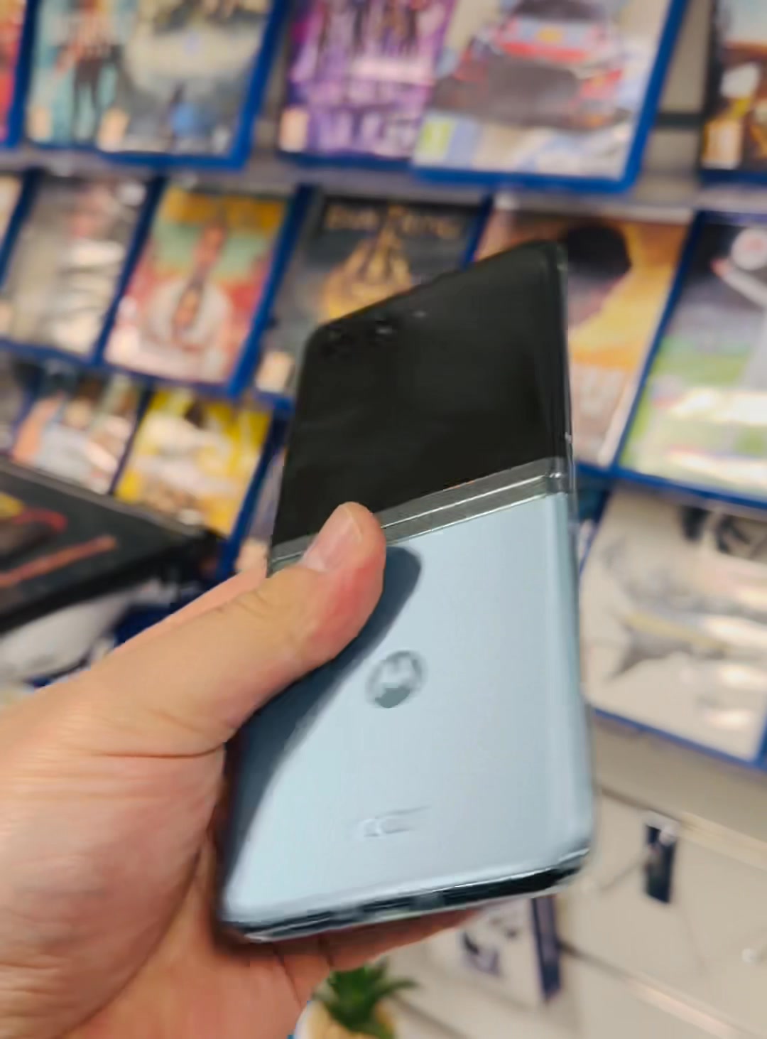 🛒🛍️Itt rendelj : https://bestgsmshop.hu/Motorola-Razr-40-Ultra-5G-256GB ...