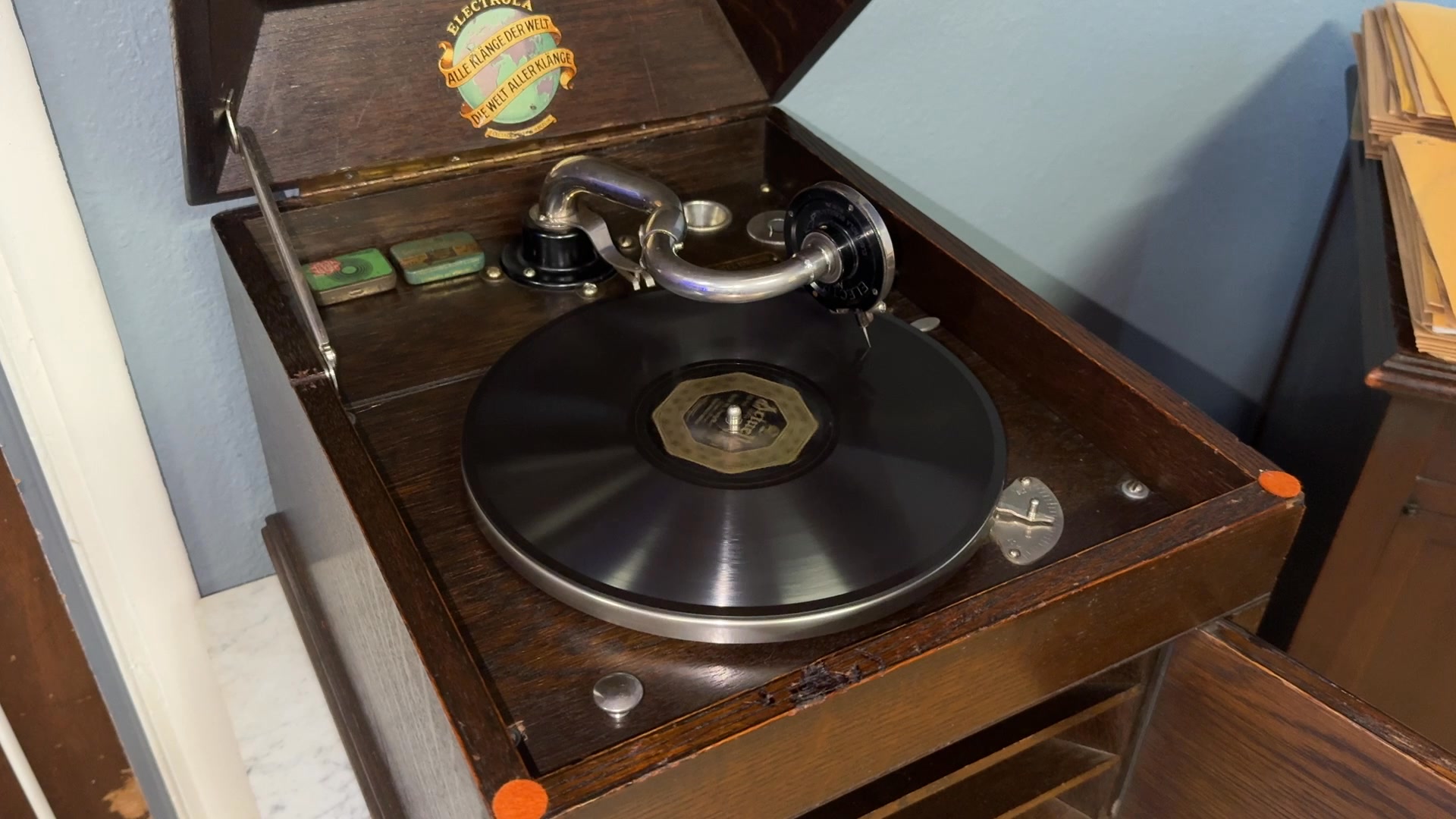 Ben Selvin's Novelty Orchestra record Good-By, Pretty Butterflies