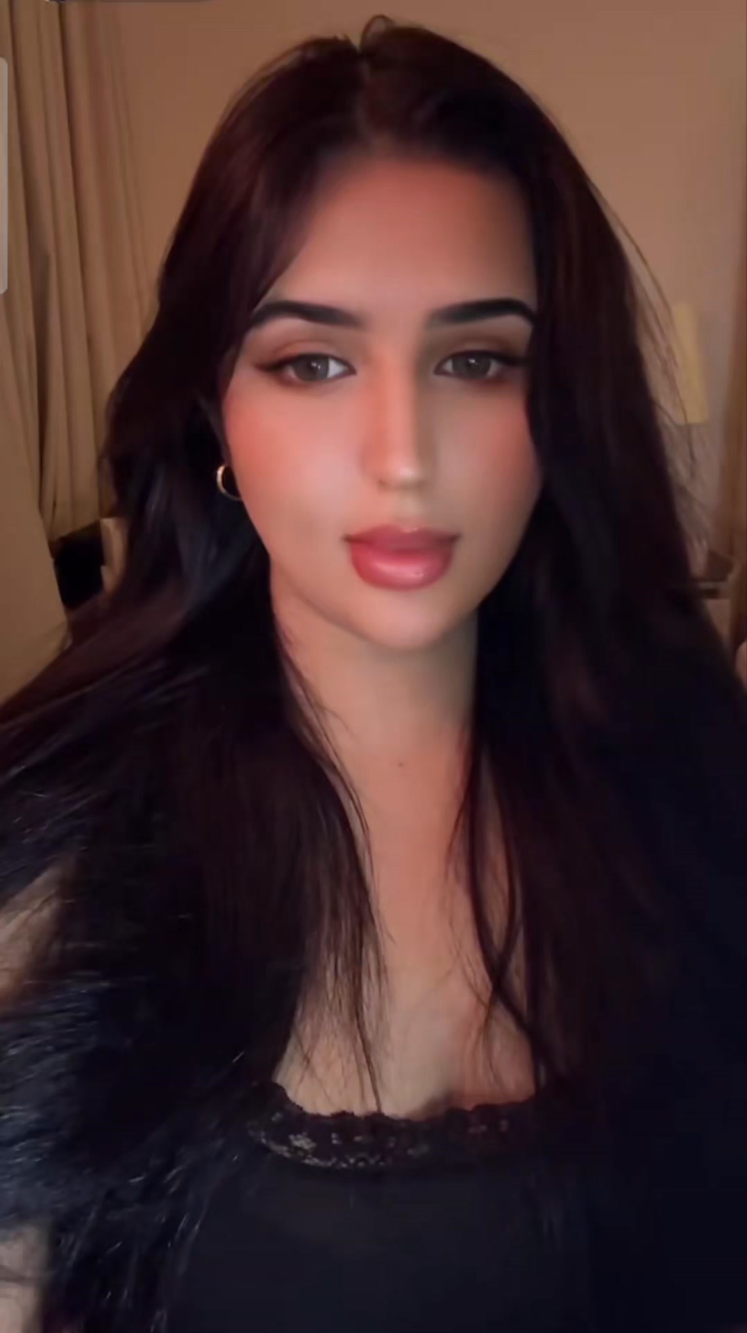 25-zineb-halimi-facebook