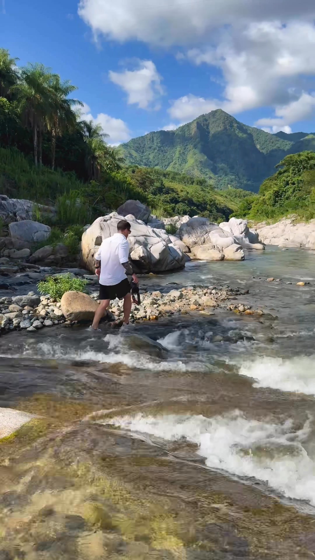 La vista brutal que tiene el rio Caonillas de Utuado, Puerto Rico. # ...