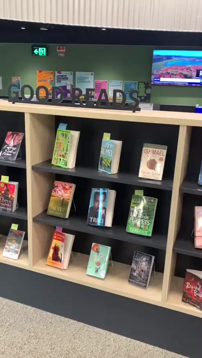 How do you use the library? Easy return shelves, newly released books ...