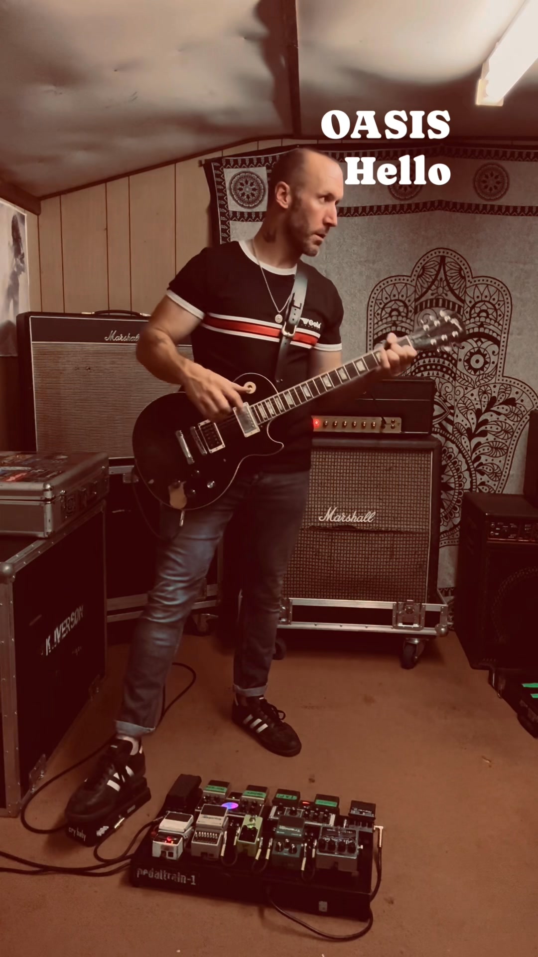 Did you know - Bonehead used the same Epiphone Riviera on every