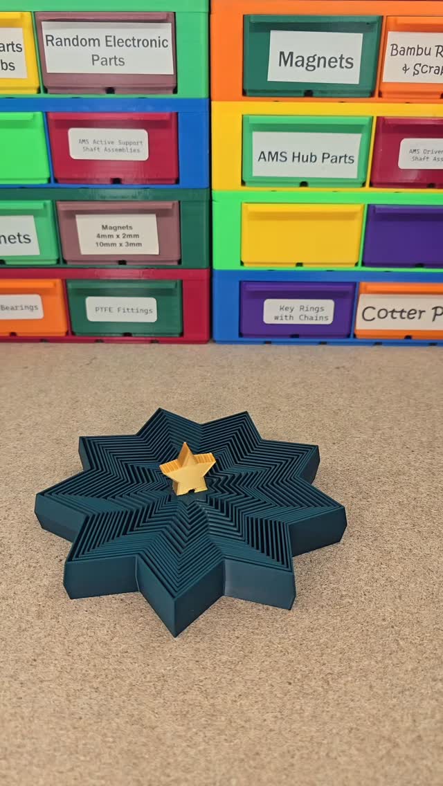 3D Printed a Small Expanding Christmas Tree with a Stand to Hold it ...