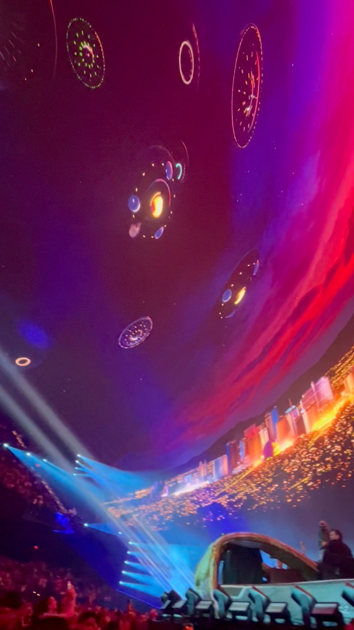 Views of a 4Wall lighting package in action at Insomniac & Tomorrowland ...