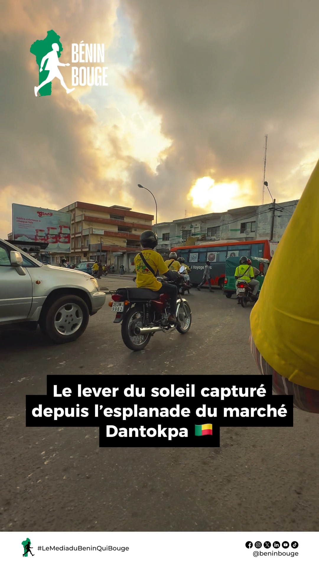 Le lever du soleil capturé depuis l'esplanade du marché Dantokpa 🇧🇯 ...