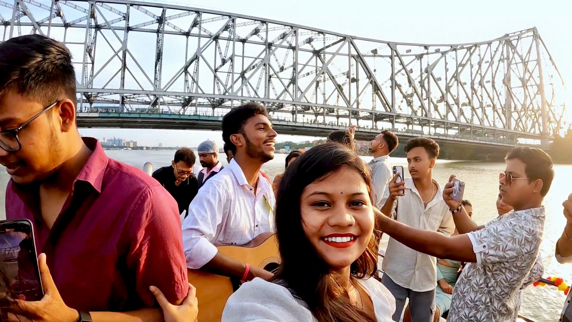 Howrah ব্রিজের নিচে দিয়ে গান গেয়ে গেলাম🚢 . .. #tours #travel #tourist ...