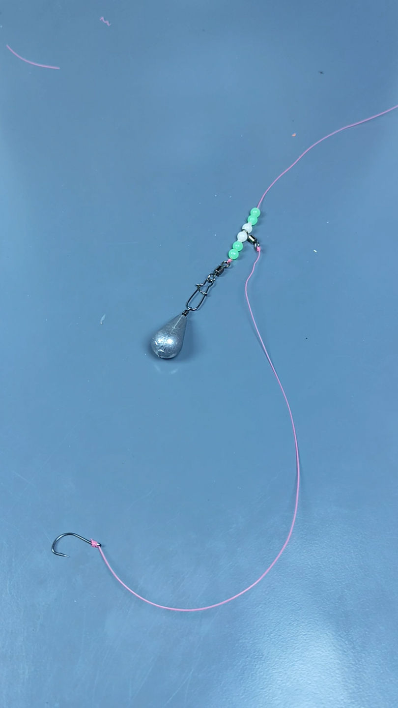beach fishing hook setup 105PCS Surf Tackle Kit Fish Finder Rigs Saltwater Surf Fishing Rigs Live Bait Rig with Hooks Floats Sinker Slider Beads Pyramid Sinkers Leaders for Bass Ocean Fishing Gear How I set up my