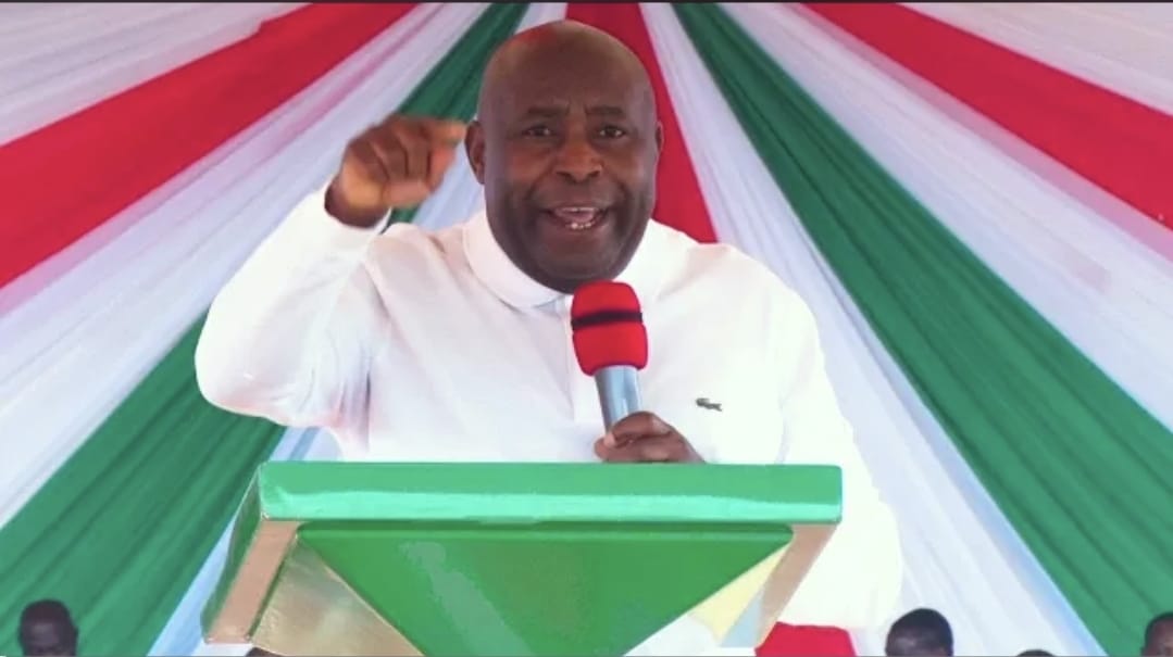 PRESIDENT ahaye gasopo abadandaza IBITORO Igitoro kiruzuye mu BURUNDI ...