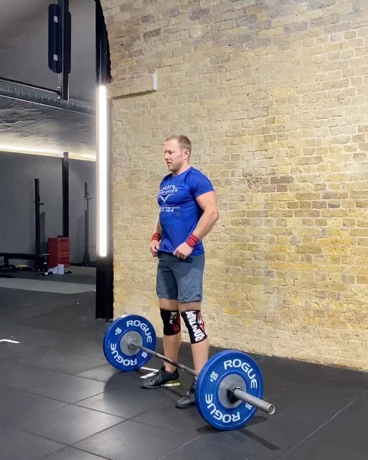 THE BARBELL BEAR COMPLEX 🐻 . Making up 'one' bear complex, are