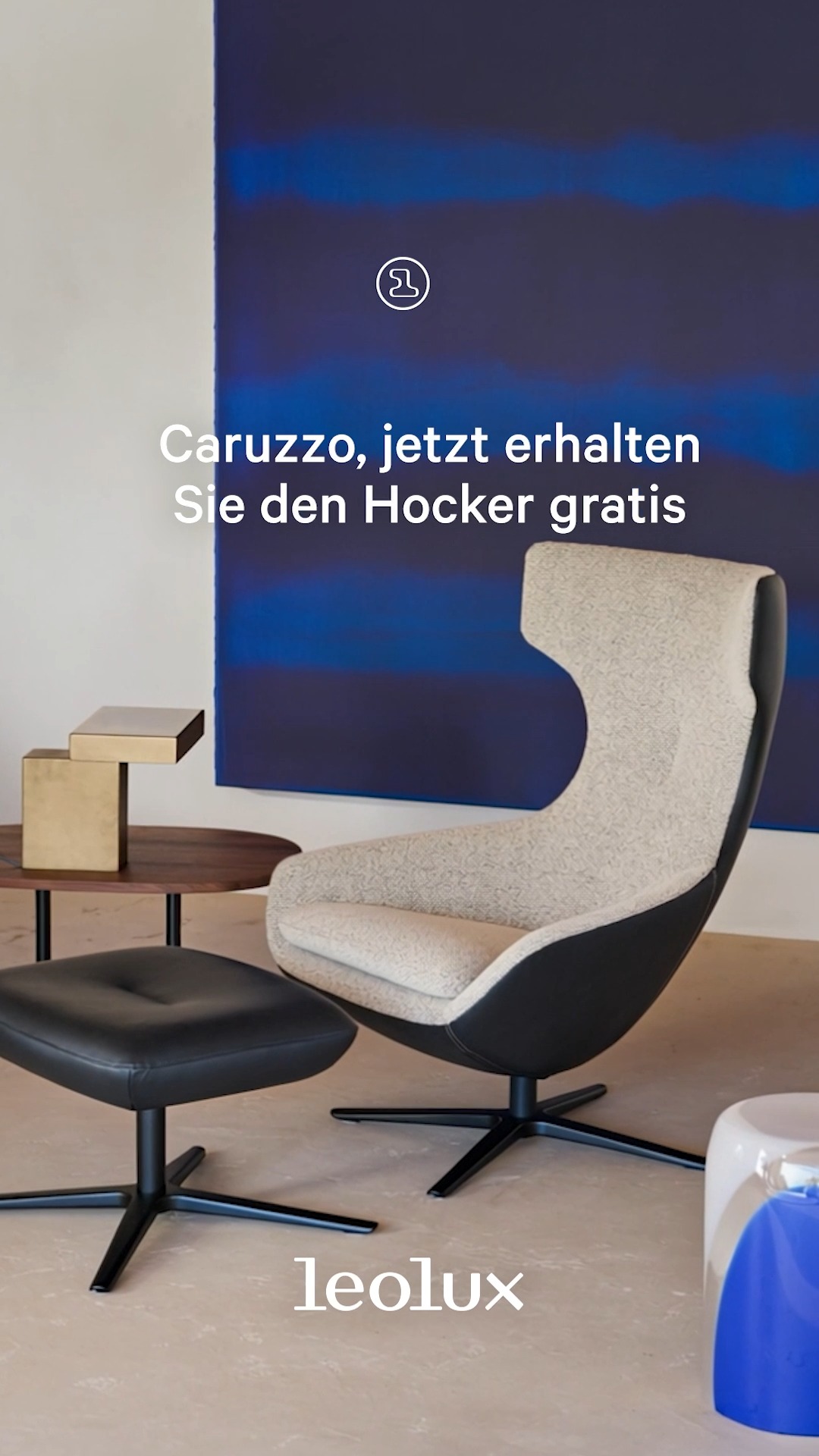 Relaxsessel Caruzzo Hockeraktion:, Der bequeme Ohrensessel mit Dreh- und Kippfunktion kann in Stoff oder Leder, uni oder im Kombibezug bestellt werden. Zur Wahl stehen zwei Gestellvarianten und zwei