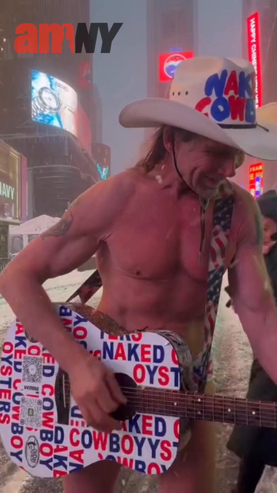 How does the Naked Cowboy stay warm in Times Square during this ...