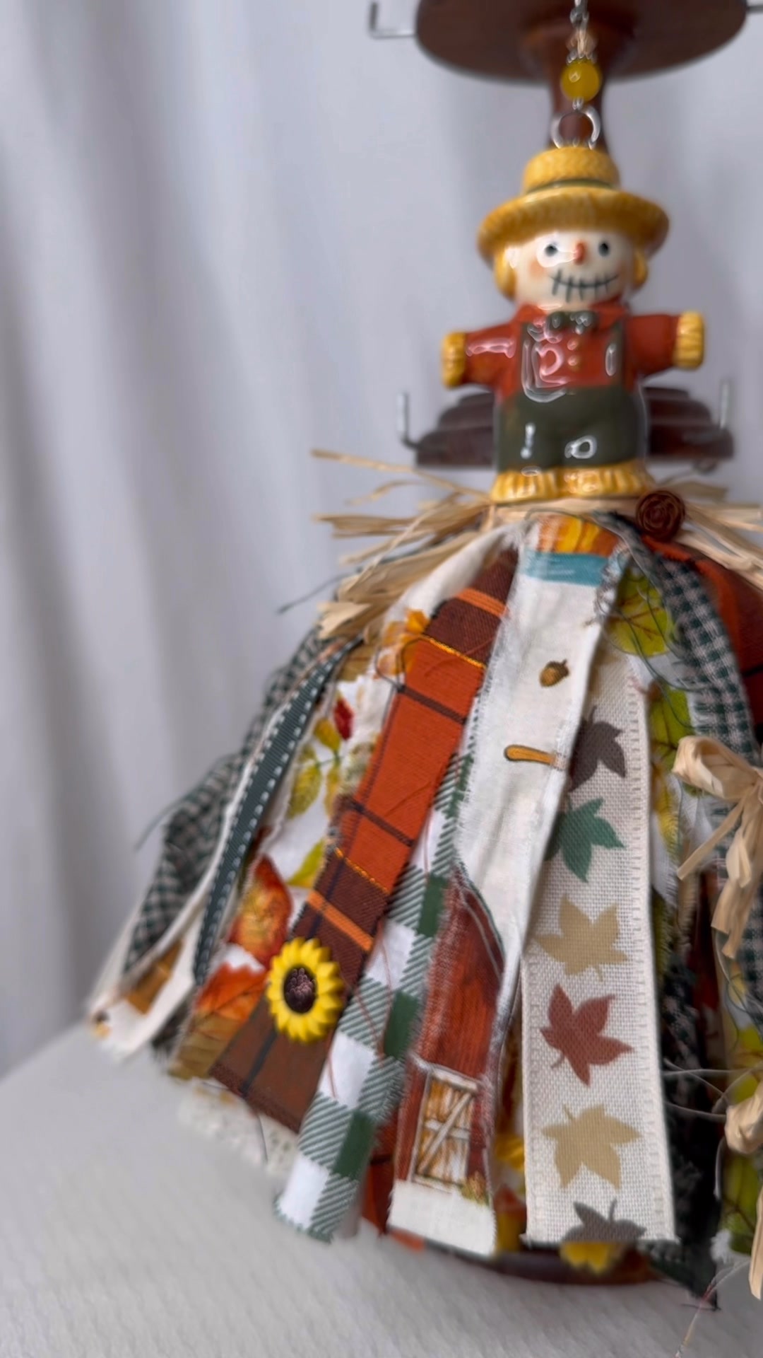 🧡 I had the best time putting these little scarecrow tassels together ...